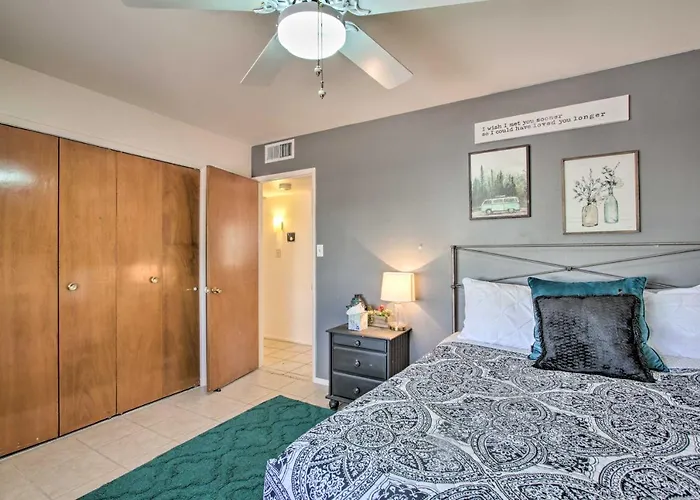 Holiday home Golf Course & Pool Access: Quaint Sun