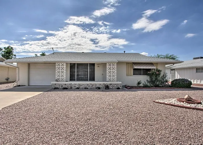 Golf Course & Pool Access: Quaint Sun *
