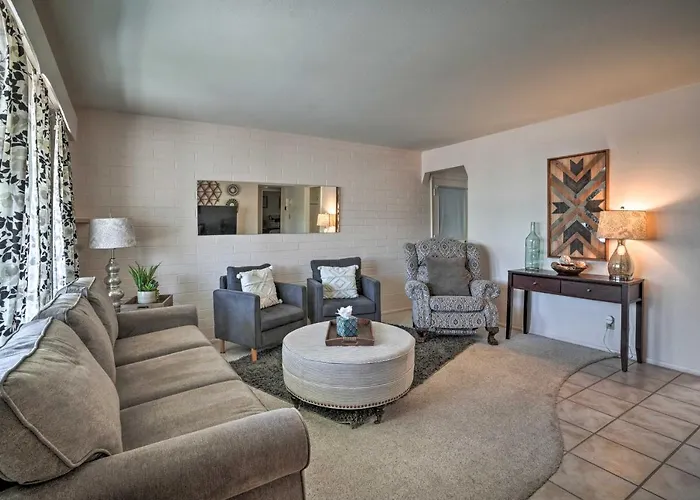 Holiday home Golf Course & Pool Access: Quaint Sun *